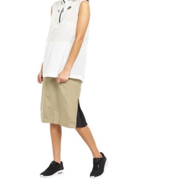 NWOT Nike Tech Hypermesh Midi Skirt Tan Black - Picture 3 of 7